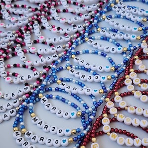 Benutzerdefinierte Wort Perlenarmbänder: Großbestellung, personalisierte Geschenke
