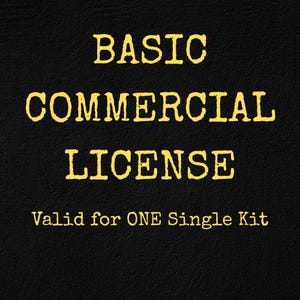 Puede incluir: Fondo negro con texto amarillo: "BASIC COMMERCIAL LICENSE" y "Valid for ONE Single Kit". El texto está escrito en una fuente de estilo máquina de escribir.