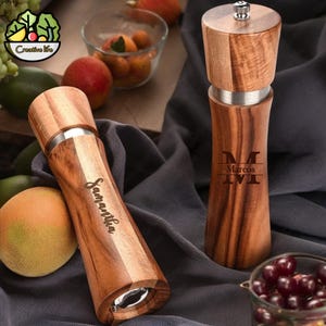 Personalized Wooden Salt Pepper Grinder,Custom Name Salt Or Pepper Mill,Wooden Pepper Shaker, Adjustable Ceramic Spice Grinder,Kitchen Gifts