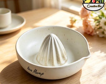 Personalized Ceramic Citrus Juicer Custom Engraved Stoneware Lemon Orange Juicer Handmade Juice Bowl Kitchen Gift