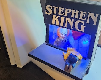 Arte en miniatura del rincón del libro diorama "It" de Stephen King