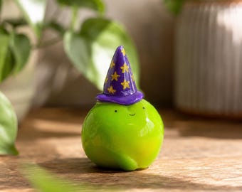 Wizard Frog Ring Holder or Keychain - Handmade Polymer Clay Desk Figurine Ornament