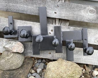 Rustic Railroad Spike-kledinghaakhanger: teruggewonnen staal, zwart geverfd metaal