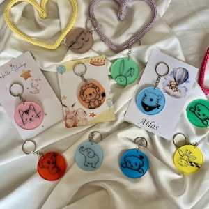 Niedliche Tierfiguren Bunte Schlüsselanhänger, Geburtstagsgeschenke, personalisierte Kartenoptionen, Babypartygast für Geschenke