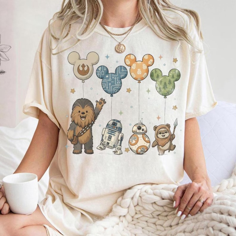 Retro Chewbacca R2D2 BB8 Ewok ballongtröja, Disney Star Wars ballongtröja, Star War Disneyland semestertröja, Star Wars presenttröja, Baby Yoda bild 1