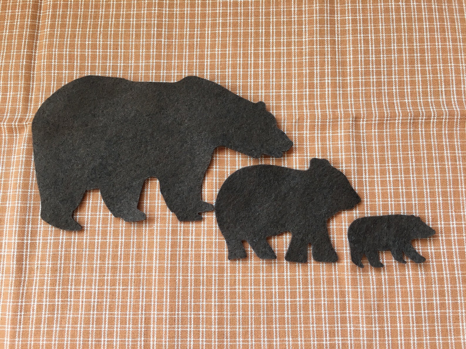 Wool Felt Bears-applique-penny Rug Primitive Stitching | Etsy