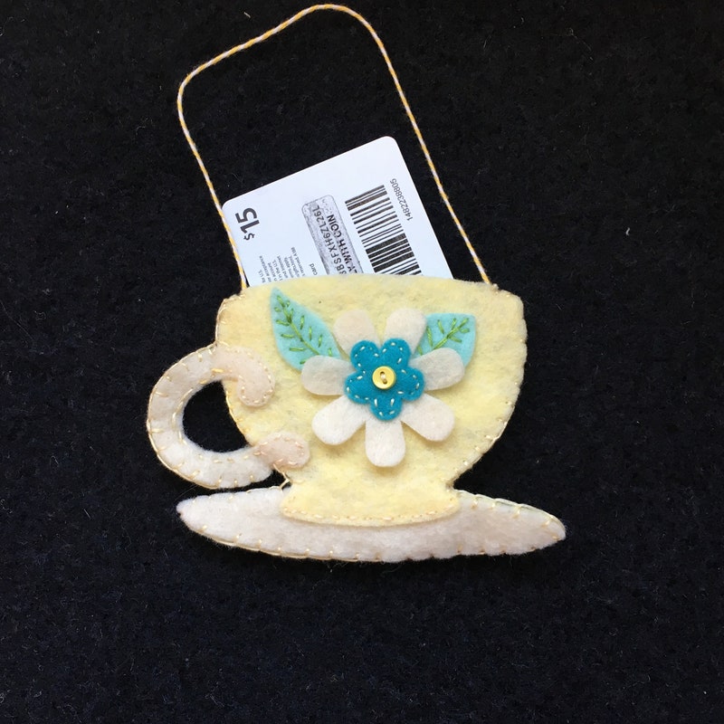 Plastic teacup set ornament