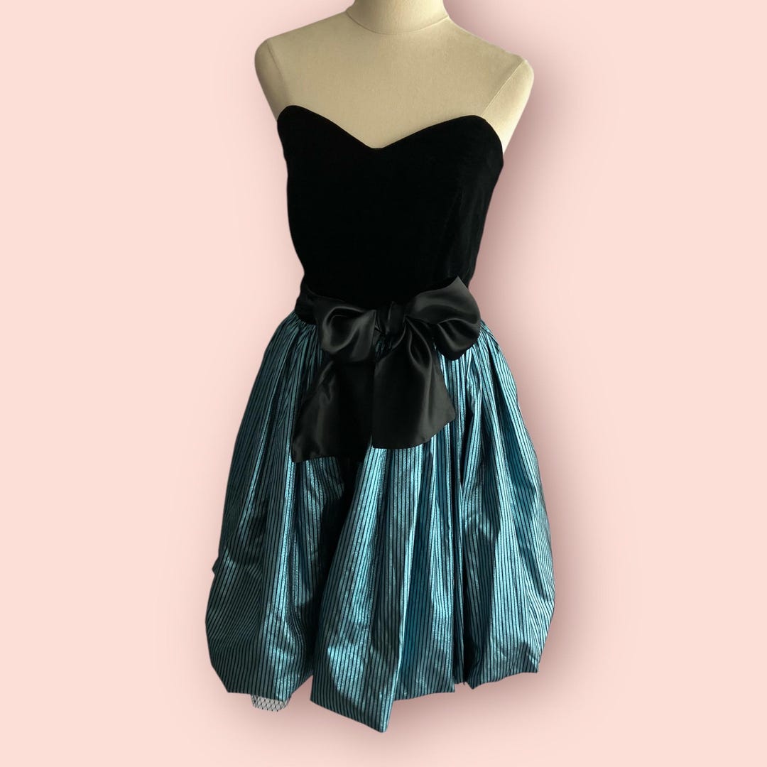 Retro Check Blouse and Balloon Short Skirt main image 0