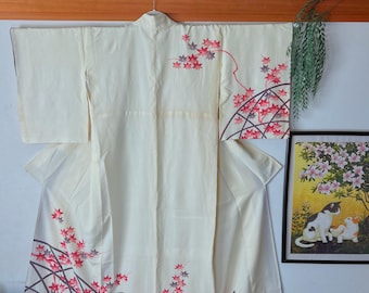Autentisk japansk kimono - vit med rosa blommor