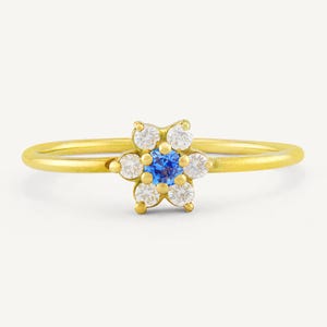 18K Yellow Gold Sapphire Blossom Ring with Natural Blue Sapphires and Diamonds