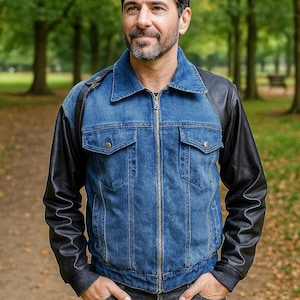 Giacca in denim blu da uomo con maniche in pelle / Giacca in jeans stile camionista / Capospalla casual classico