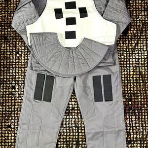 Mandalorian Inspired by Star Wars Sci-Fi Beskar Bounty Hunter Flight Suit – Custom 4-Piece Din Djarin Cosplay Grey Costume| Boba Fett Outfit