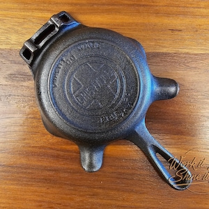 Griswold - #00 - 570A - Cast Iron Ashtray / &quot;Single Egg Skillet&quot; - [Fully Restored]