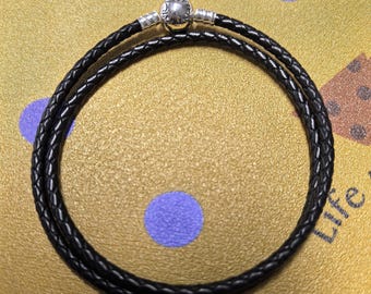 パンドラ純正編み込みレザーTバーブレスレット - 22 cm / 8.6インチ