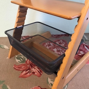 Set adattatore Ikea per seggiolone Stokke Tripp Trapp - Cestino in metallo Trofast (mantiene saldamente il cestino Ikea nel seggiolone). Non è possibile spingerlo.