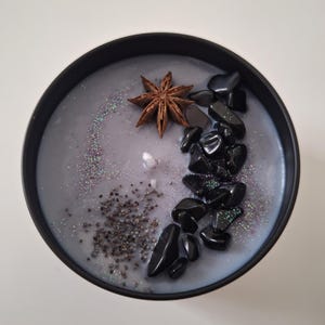 Intention Insight Candle with Star Anise, Poppy Seeds and Black Obsidian. Handmade Energy Cleansing candle. Unique gift. DivinationTools.