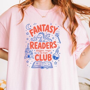Maglietta del Fantasy Readers Club, maglietta per l'ora delle storie, maglietta per lettori appassionati, maglietta della biblioteca, V910
