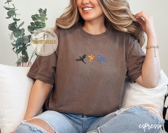 Camisa bordada Fourth Wing, camiseta bordada Tiny Dragons, presente de livro Comfort Colors BookTok, gola redonda Dragon Basgiath War College, E002