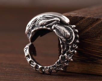 999 Sterling Silver Alien Ring, Handmade Space Lover's Jewelry, Punk Xenomorph Ring, Venom-Inspired Alien Gift, Mens Silver Ring for Father