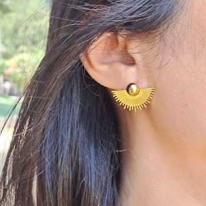 Gold Fan Burst Stud Earrings – Bold Retro Statement Earrings for Women, Geometric Sunburst Design, Lightweight and Eye-Catching