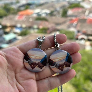 Custom Two-Sided Photo Necklace – Personalized Round Pendant with Double-Sided Picture, Stainless Steel Couple Keepsake Gift