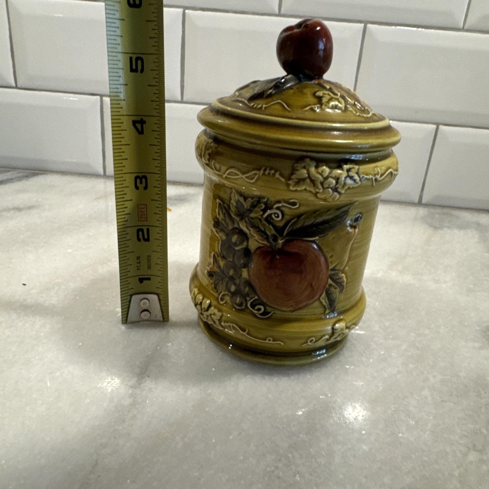 Vintage Geo Z Lefton Green Ceramic 3-D Embossed Canister W/ Lid