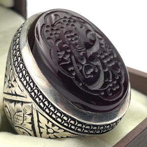 Engraved Redish  Black Aqeq Ring 925 Sterling Silver Islamic Calligraphy Ring Men Handmade Spiritual Talisman Ring Arabic Script Stone Ring