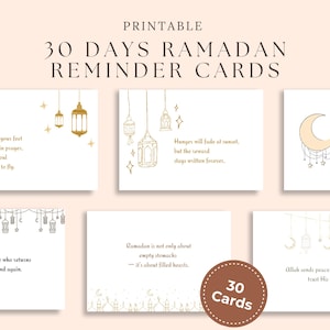 Op de afbeelding: Printbare 30 Dagen Ramadan Herinneringskaarten. De kaarten bevatten gouden illustraties van lantaarns, sterren en halve manen. Elke kaart heeft een ander citaat. Een bruine cirkel met de tekst "30 Kaarten" staat rechtsonder.