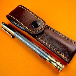 Bolígrafo de acero de Damasco de lujo hecho a mano con detalles de latón, regalo de Navidad, regalo de boda, regalo del Día del Padre, regalo de graduación, regalo de cumpleaños