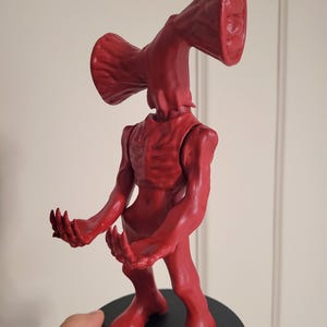 Hand-Painted Siren Figure: Horror Gaming Collectible Statue (26cm)