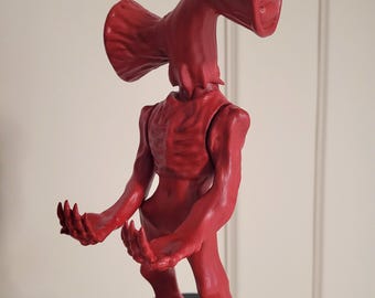 Handgeschilderd sirenefiguur: verzamelbeeld horrorgames (26 cm)