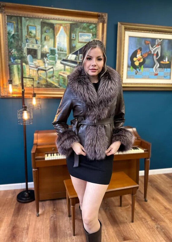 Handmade Women's Lambskin Leather Jacket with Fox Fur Trim