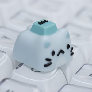 Cute Cat Artisan Keycap – Handmade Resin ESC Key for Mechanical Keyboards (Cherry MX Compatible)