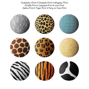 Op de afbeelding: Negen cirkelvormige ontwerpen met dierenprints, waaronder slangenleer, cheetah, alligator, giraffe, luipaard, leeuw, zebra, tijger en pony- of koeienprint. De tekst bovenaan geeft de namen van de prints weer.