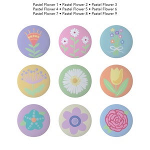 Pode incluir: Nove círculos em tons pastel, cada um com um design de flor diferente. As flores são estilizadas e incluem uma margarida, uma rosa, uma tulipa e um buquê de flores silvestres.