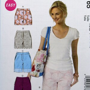 McCall&#39;s Sewing Pattern 7165, Misses&#39; Easy Semi-fitted Shorts with Mock Fly Zipper, Uncut/FF, Misses&#39; Size 4 6 8 10 12, McCall&#39;s M7165