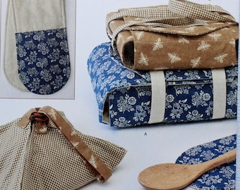 Simplicity Sewing Pattern 9522 Casserole Carriers, Pie Holder and Double Oven Mitt, Uncut/FF