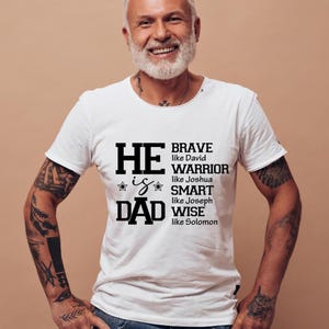 Er ist Papa SVG PNG, christlicher Vatertagssocke, Vatertagsgeschenk SVG, Papa Shirt geschnitten, Bester Papa aller Zeiten, Papa Geburtstagsgeschenk, Mann Mythos Legende etc