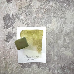 KF-08 vegan, handmade watercolor paint in 1/2 pan in light green I watercolor paint vegan watercolor paint highly pigmented