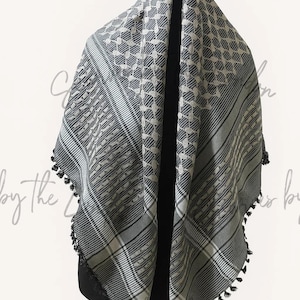 Palestinian Keffiyeh Scarf: Unisex Cotton Shemagh with Tassels