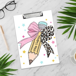 Personalized Teacher Clipboard with Name – Cute Pencil Design with Leopard And Pink Bow – Custom Acrylic Gift for Classroom & School