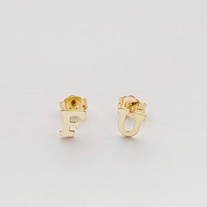 Pendientes de pernos de oro FU - Juego de aretes de oro con letras en bloque, aretes F*CK YOU