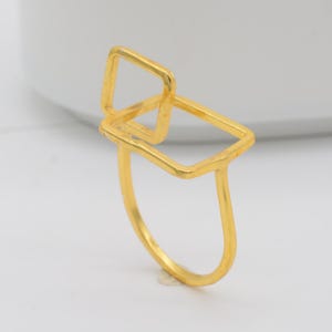 Square Design Ring | Gold Minimalist Ring | Modern Geometric Jewelry | Sculptural Line Art | Geometry Inspired Jewelry, Lightweight Art Ring