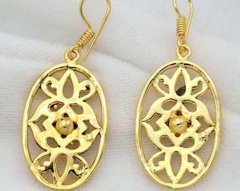 Pendientes de flor de loto de oro / Pendientes de oro ovalados / Pendientes colgantes detallados / Joyas de loto boho / Joyas de atención plena / Pendientes colgantes de oro