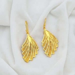 Gold Leaf Earrings | Nature-Inspired Jewelry | Elegant Leaf Earrings | Minimalist Gift | Nature Lover Gift | Everyday Wear Pendant