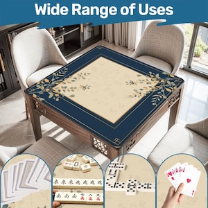 Puede incluir: Una mesa de juego de madera con borde azul marino y centro beige, adornada con motivos florales. La imagen muestra la mesa con naipes, dominós y fichas de Mahjong, con el texto "Wide Range of Uses" en la parte superior.