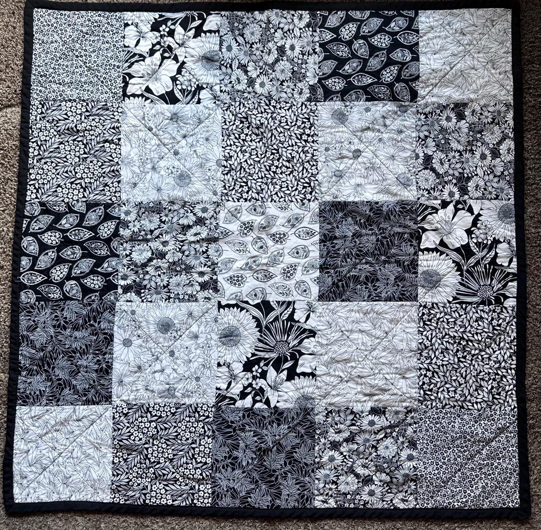 Black and White Lap Quilt - Etsy