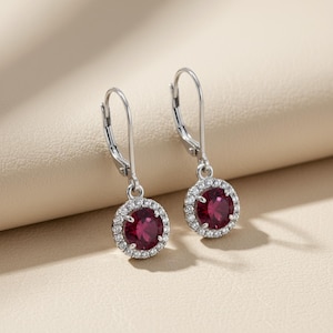 ルビー＆ホワイトのラウンドCZストーンのドロップピアス、パーティーウェアのハロードロップピアス（女性用）、レバーバック式プロポーズピアス、母の日ギフトピアス