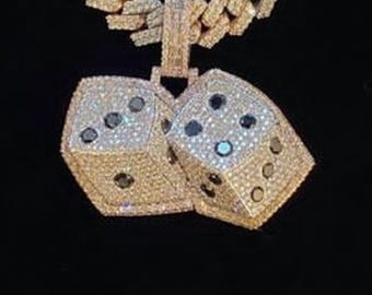 Zwarte ronde en baguette geslepen Moissnaite diamant twee dobbelstenen hanger, hiphop sieraden, feestkleding hanger, 14k geelgouden hanger, unieke hanger