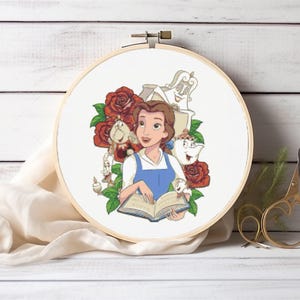 Schema punto croce Belle, La bella e la bestia, Principesse, Disegni da ricamo a punto croce contato, Personaggi dei cartoni animati, Schemi da ricamo